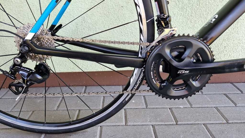 CUBE attain PRO sh 105 2x11s  ful CARBON szosa endurance