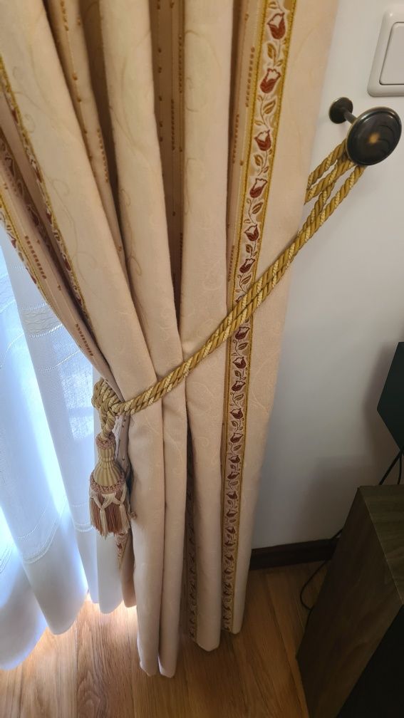 Cortinas e reposteiro de sala