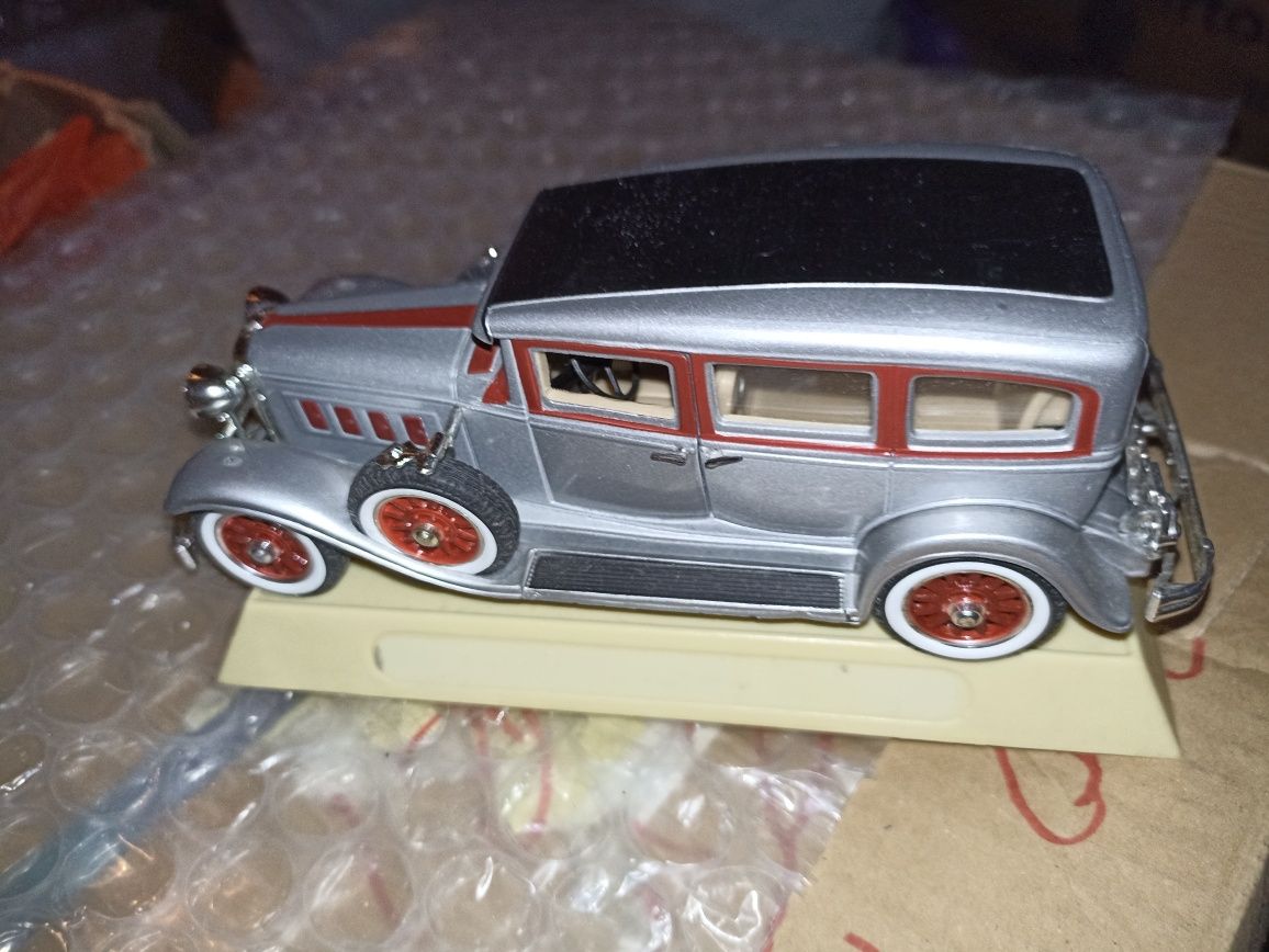 Anson 1931 Peerless 1/27 Scale Diecast Sedan Car Model