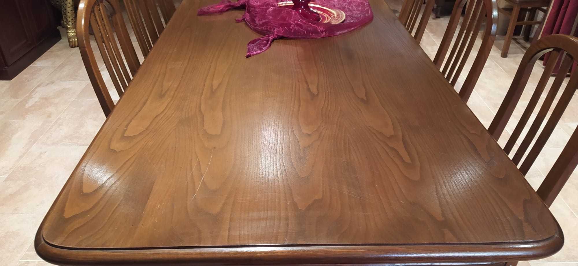 Mesa de Jantar em Carvalho