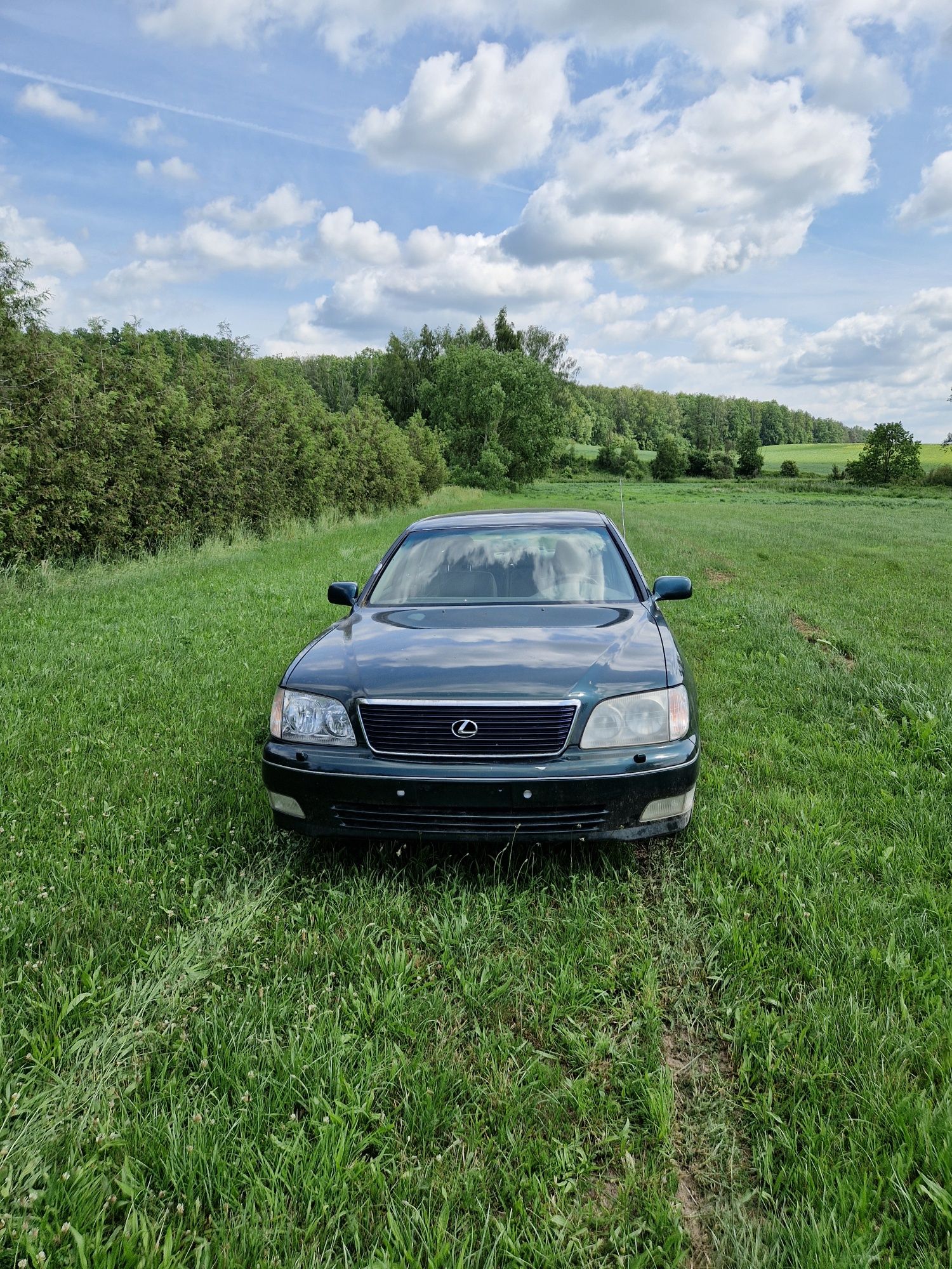 Lexus.      LS.      400   .