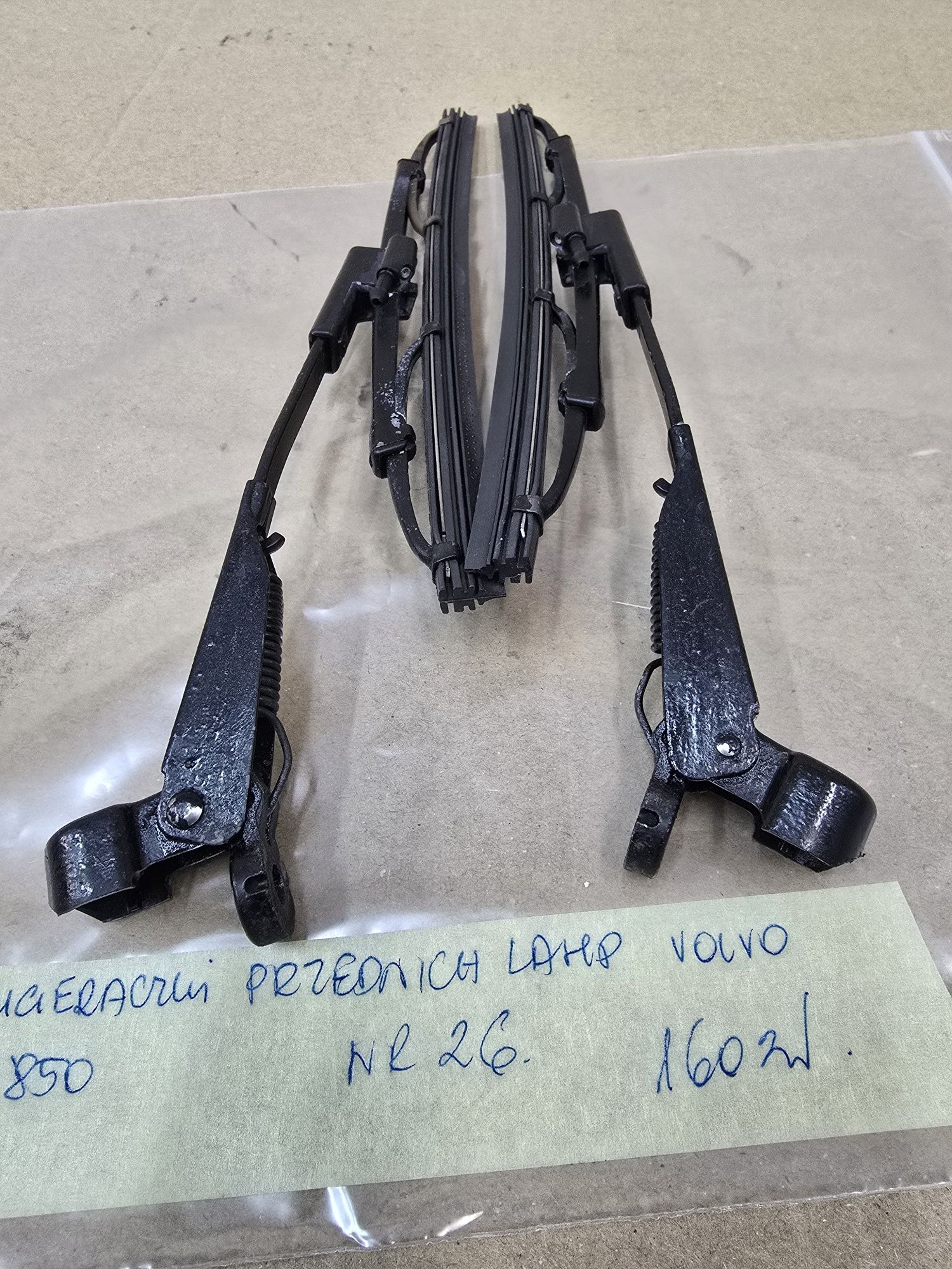 Wycieraczki przednich lamp volvo 850 NR 26
