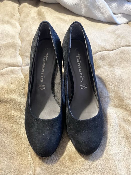 Czarne buty na obcasie damskie