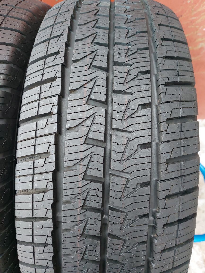 235/65/16C R16C 121/119R Continental VanContact 4Season 4шт шини