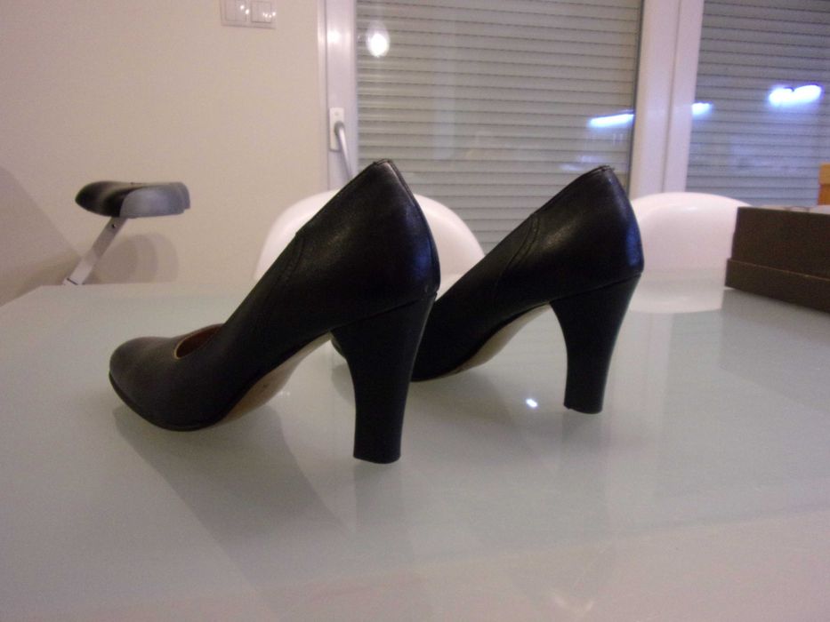 czółenka skórzane pantofle obcas 8cm roz38 granatowe