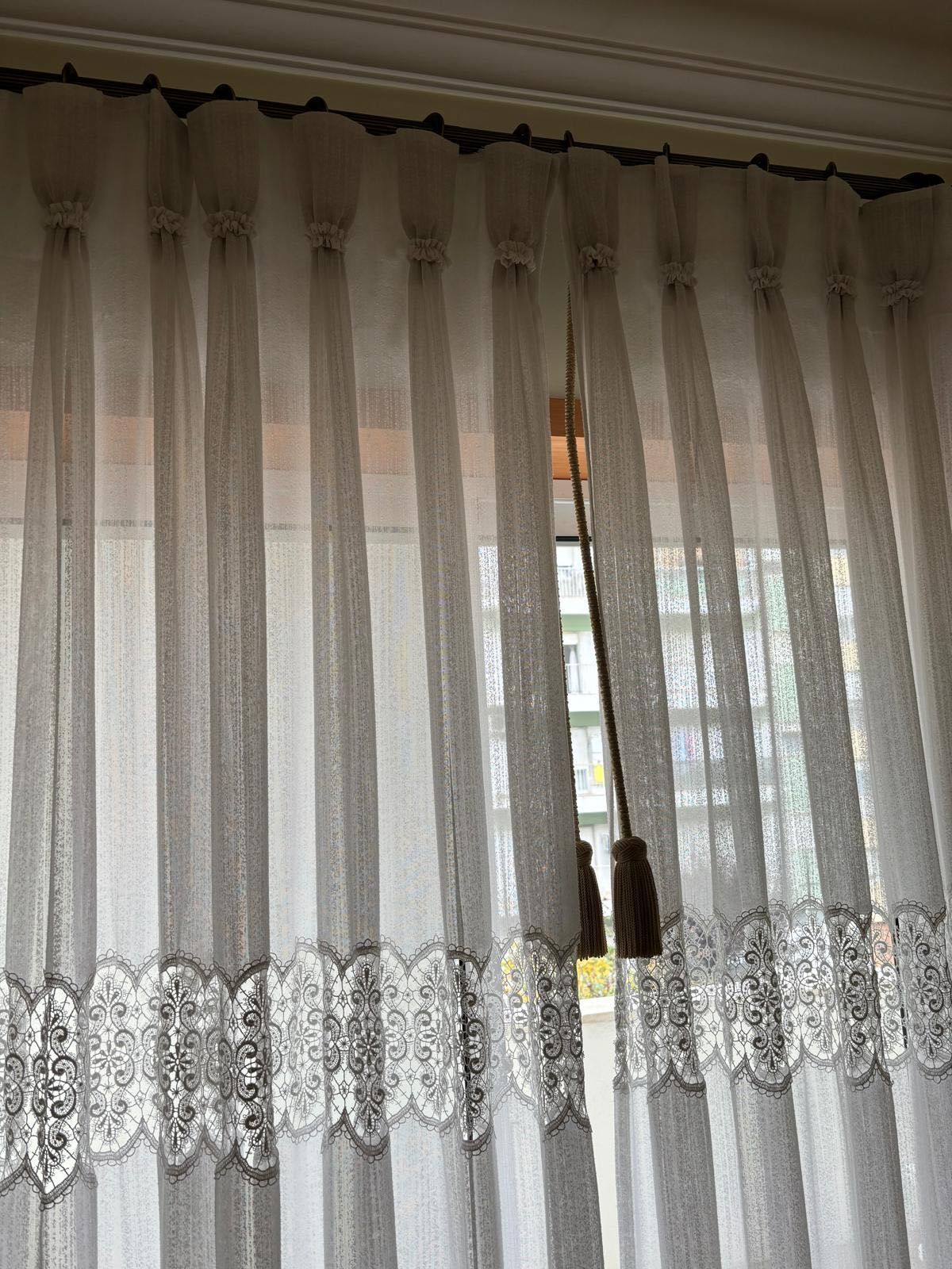 Cortinado com rendas