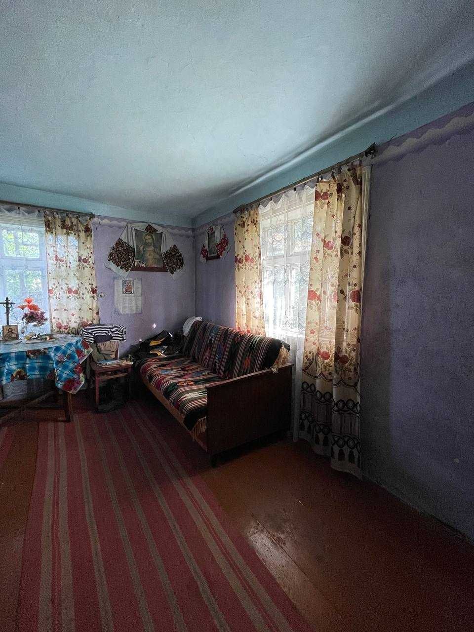 Продається будинок в с. Іваниківка з газом, світлом та криницем