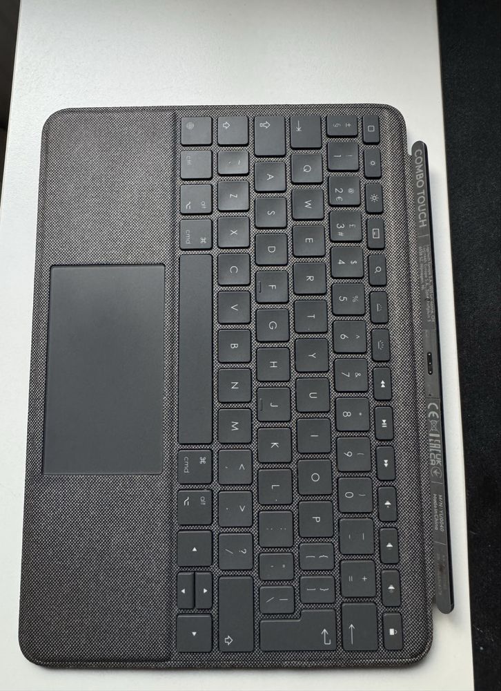 Logitech Combo Touch do iPada 9 gen, klawiatura do ipada