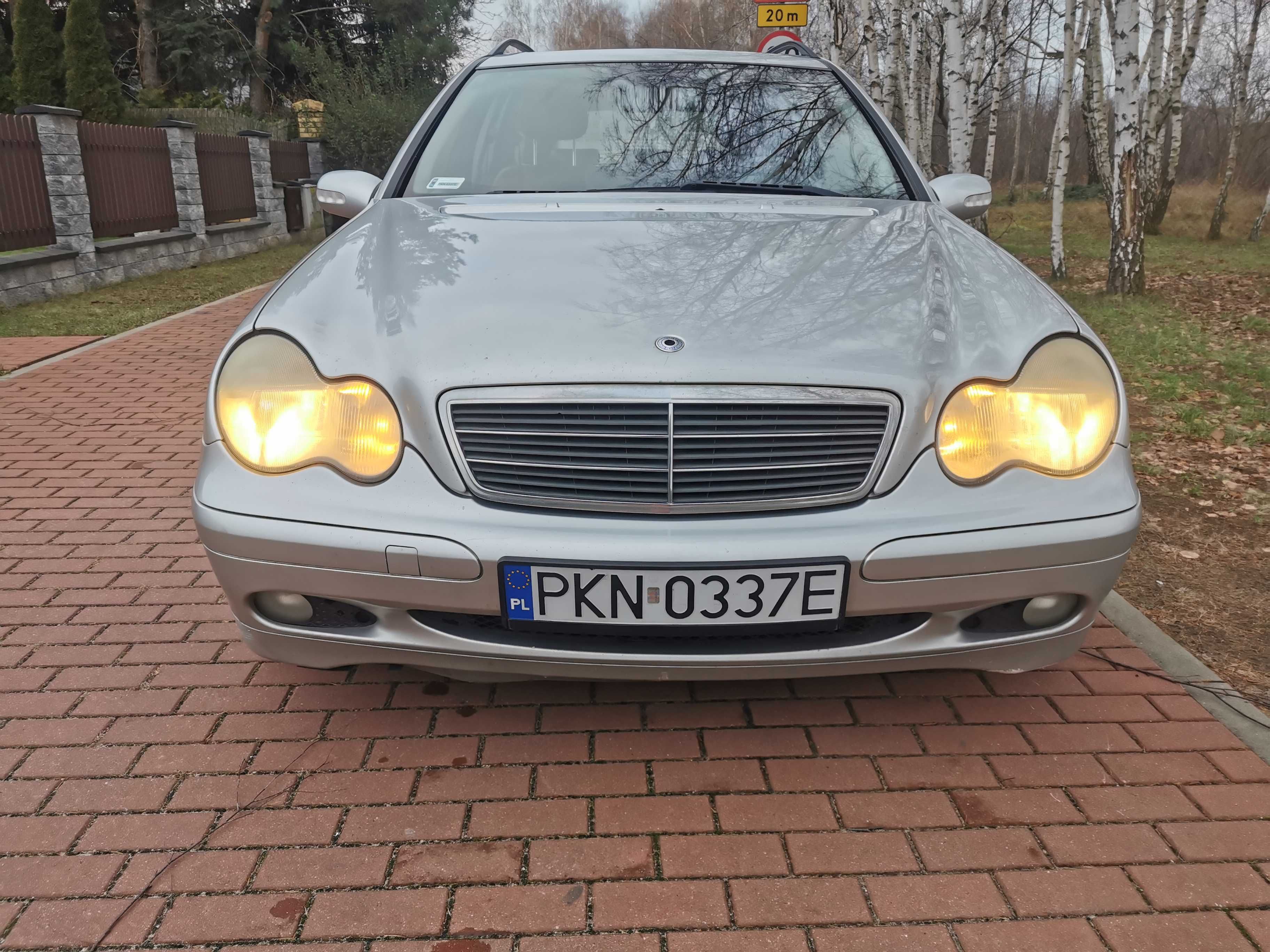 Mercedes Benz C220 CDI 2004 skóra 105kw automat diesel 284tys