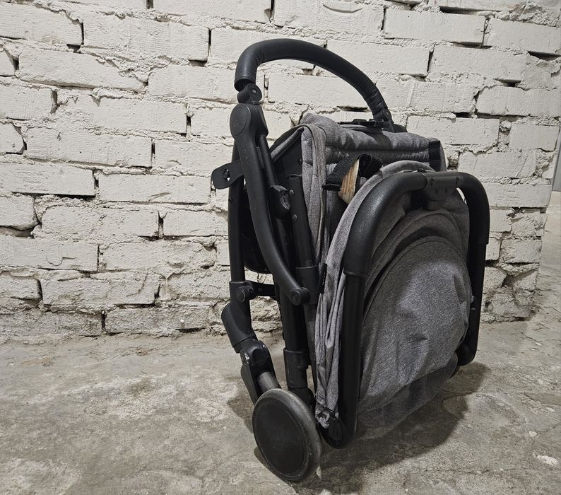 Wózek KEEK MOON do samolotu lekka spacerówka