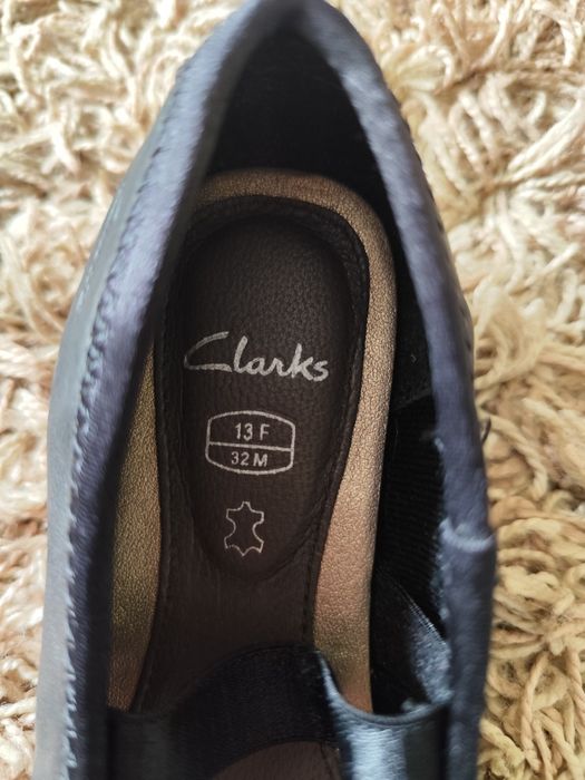 Sprzedam buty baletki balerinki dziewczęce czarne Clarks skóra 32