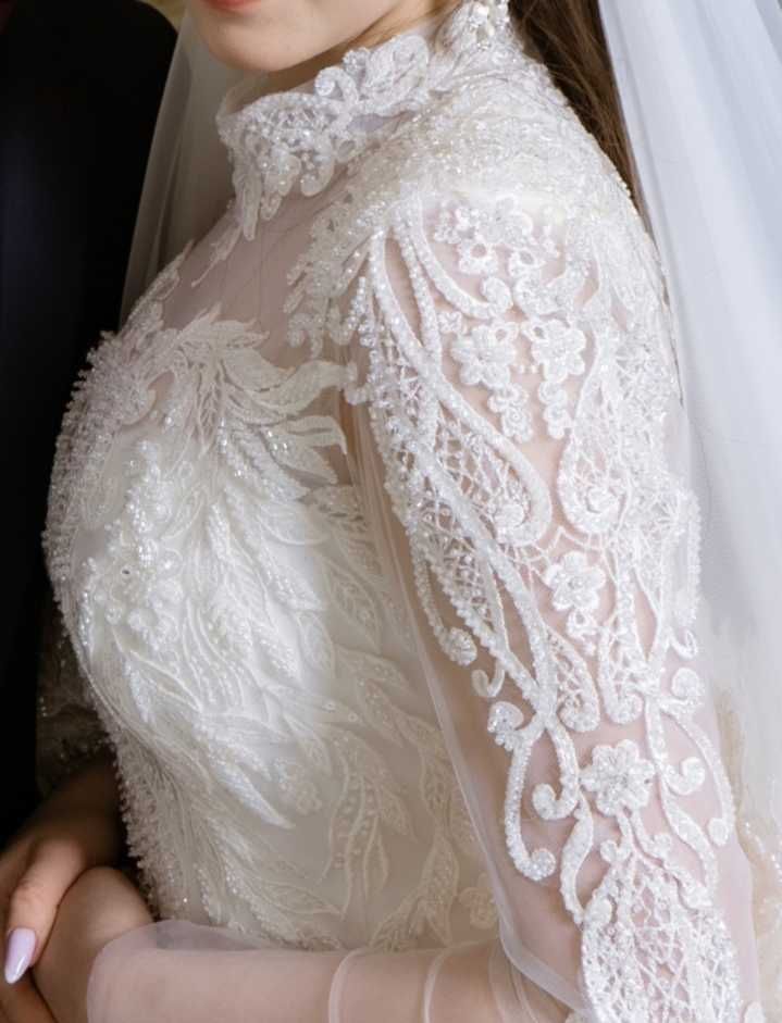 Неймовірно гарна весільна сукня