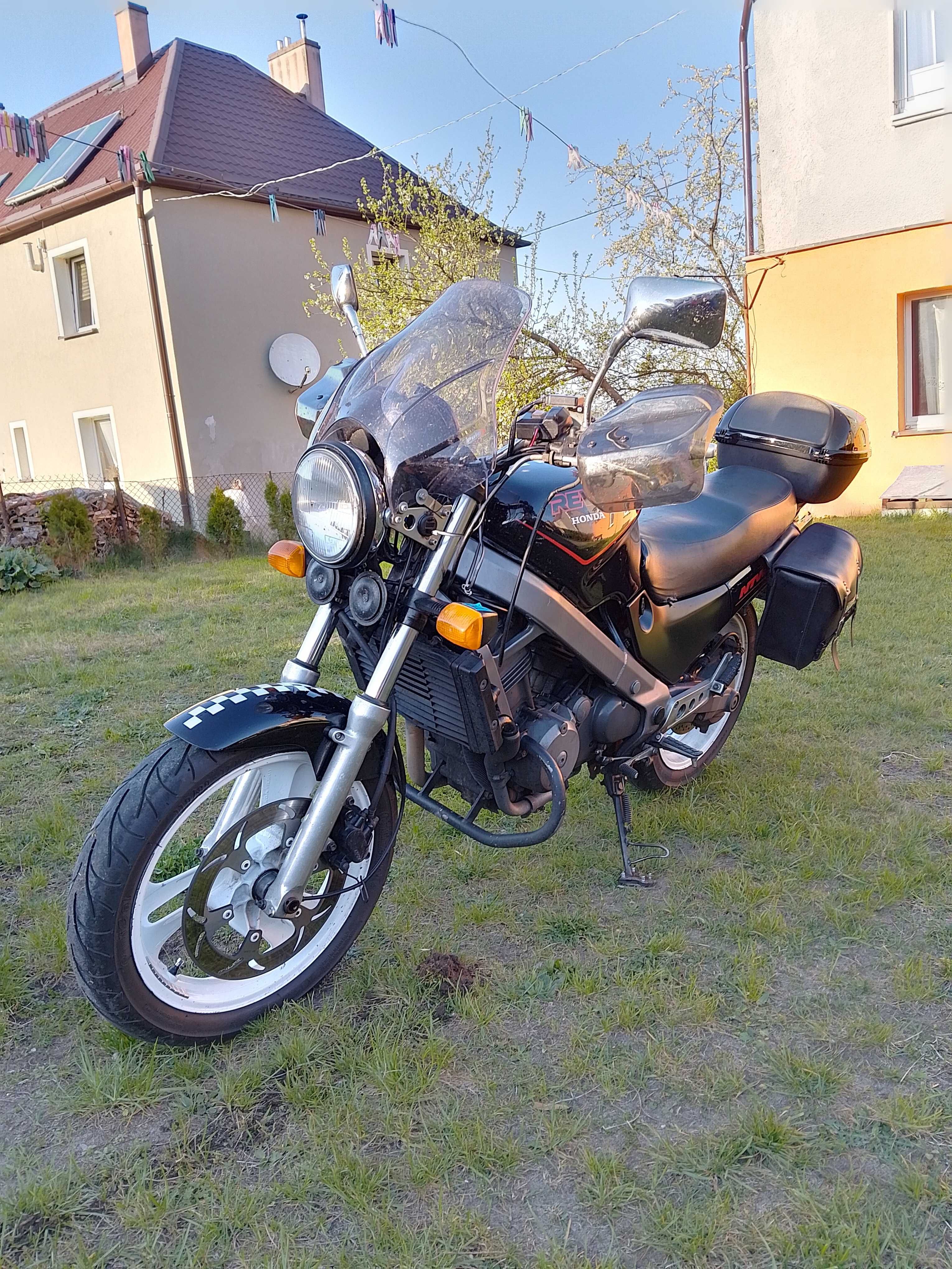Honda ntv 650 revere kat. A2