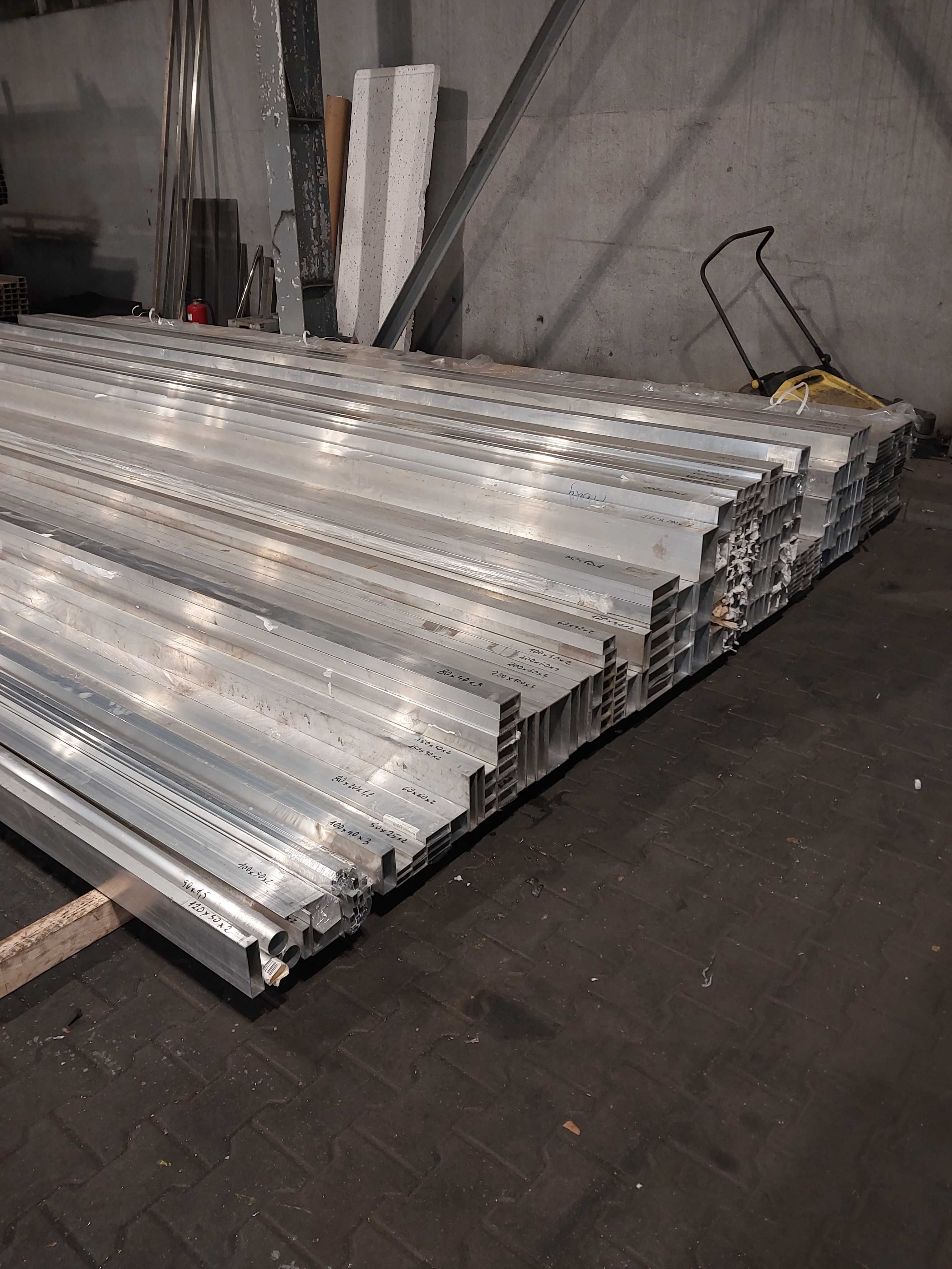 Ceownik aluminiowy, aluminium 15x30x15x2; gat.6060, Bytom