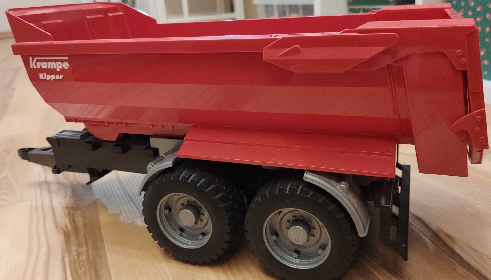 Traktor Bruder Claas Axion 950 z ładowaczem czołowym +przyczepa Bruder