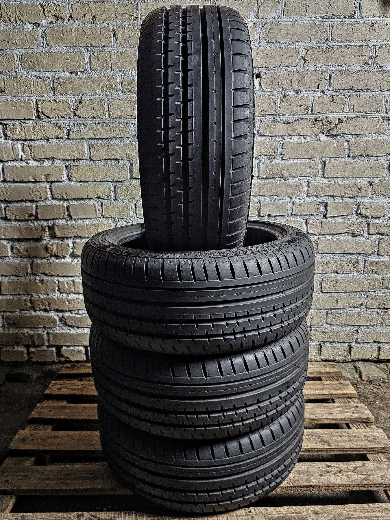 225/45r17 Continental | 2024 | 8mm | Germany | Як нові | Преміум шини