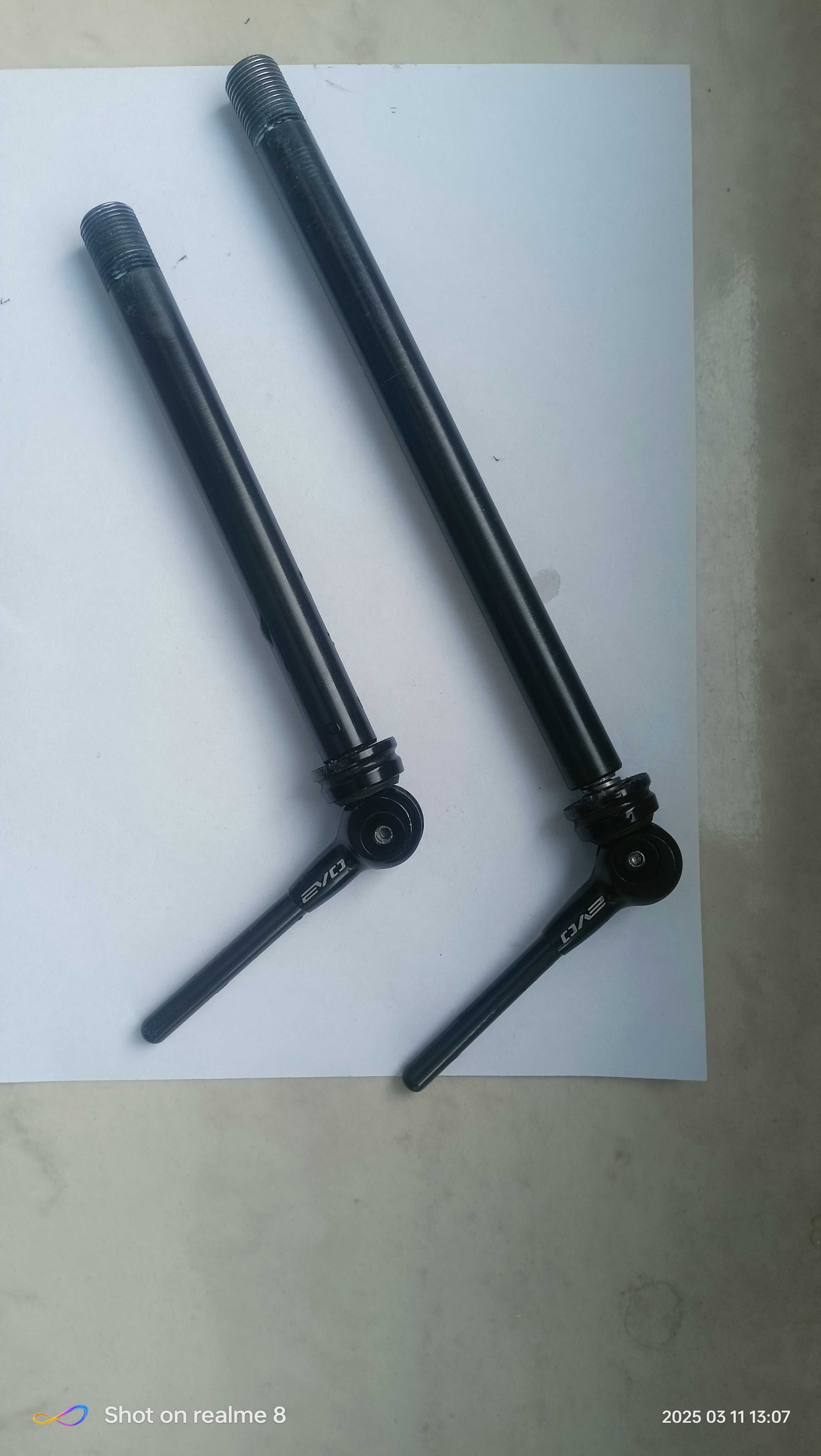 Sztywne osie - Thru Axle - przód i tył - do roweru szosowego