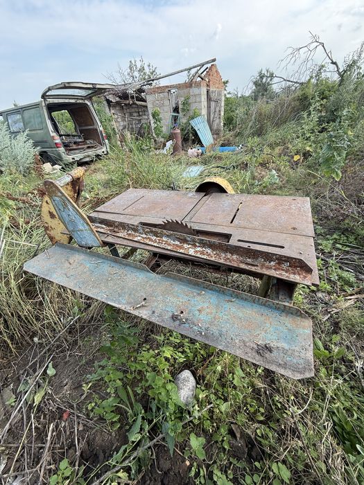 Продам станину под циркулярку в хорошем состоянии.
