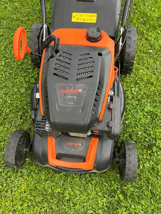 Газонокосарка бензинова Dnipro-M 46