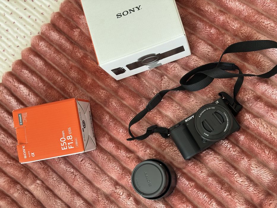Sony ZV-E10 + Lente Sony E50mm