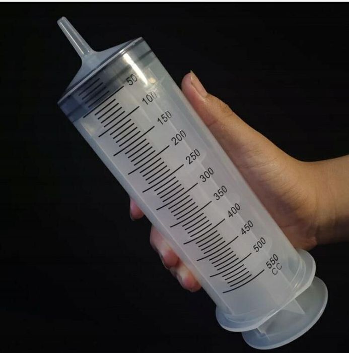 Strzykawka do oleju wody plynow 500 550 ml wężyk