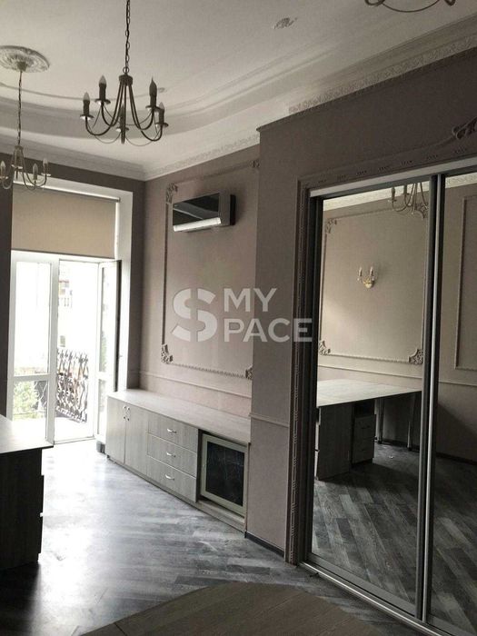 3к.кв під офіс комерція бізнес центр Метро "Площа Українських Героїв"