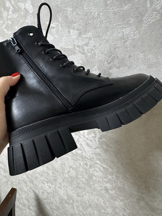 Жіночі ботінки (берці)