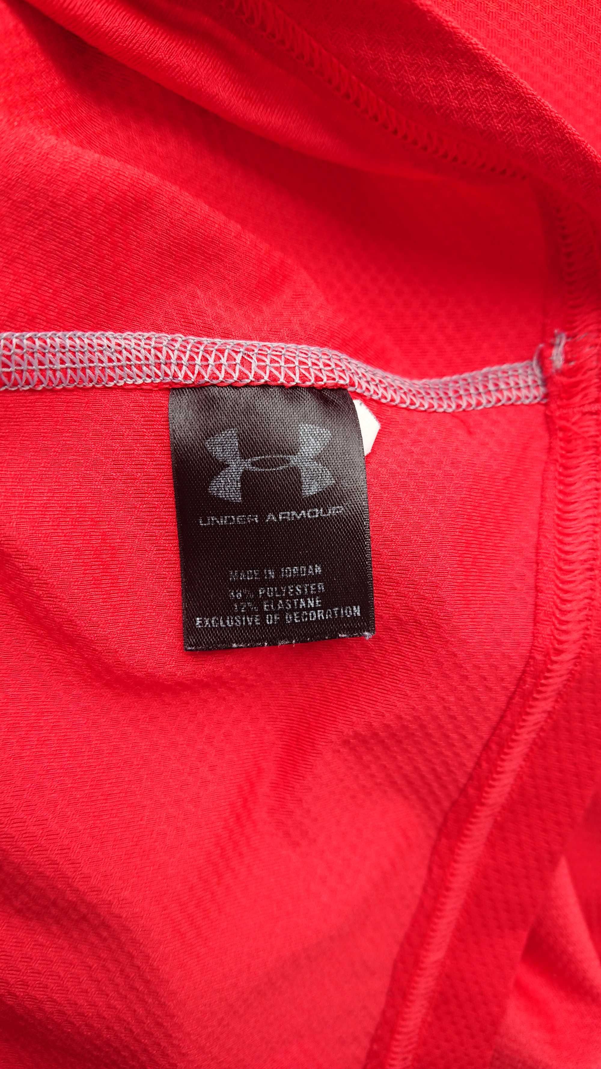 Бомбезный спортивный лонгслив Under Armour HeatGear Fitted.