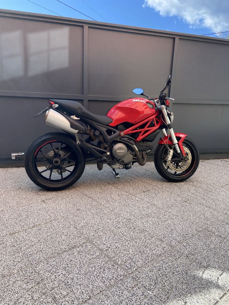 Ducati Monster 796