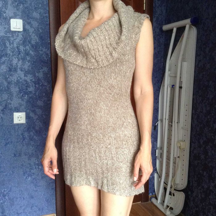 Теплое вязаное платье Сlock house, размер М