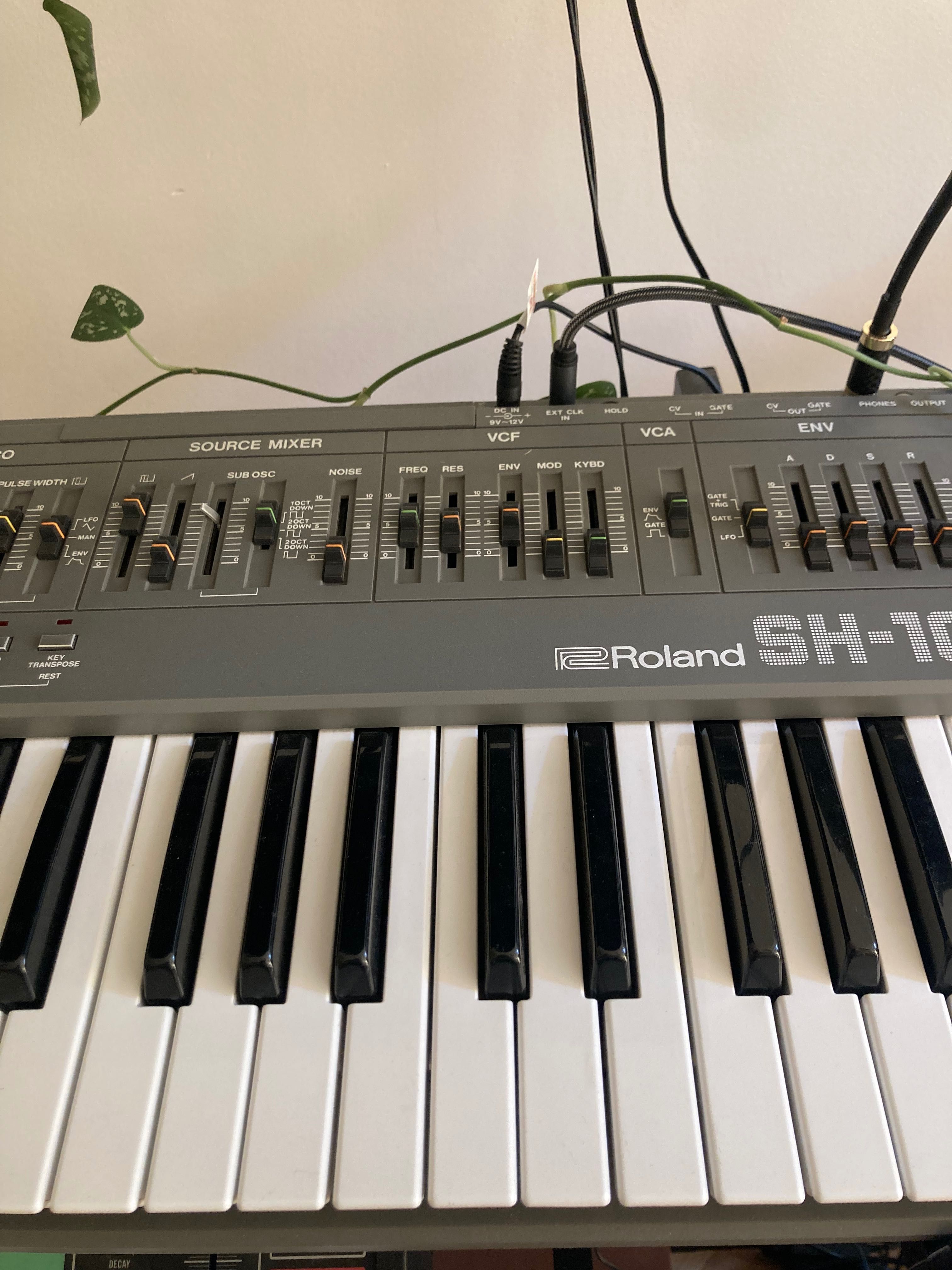 Syntezator Roland SH-101 + uchwyt