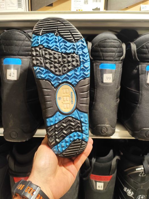 Черевики сноубордичні Nideсker та лижні. Кріплення