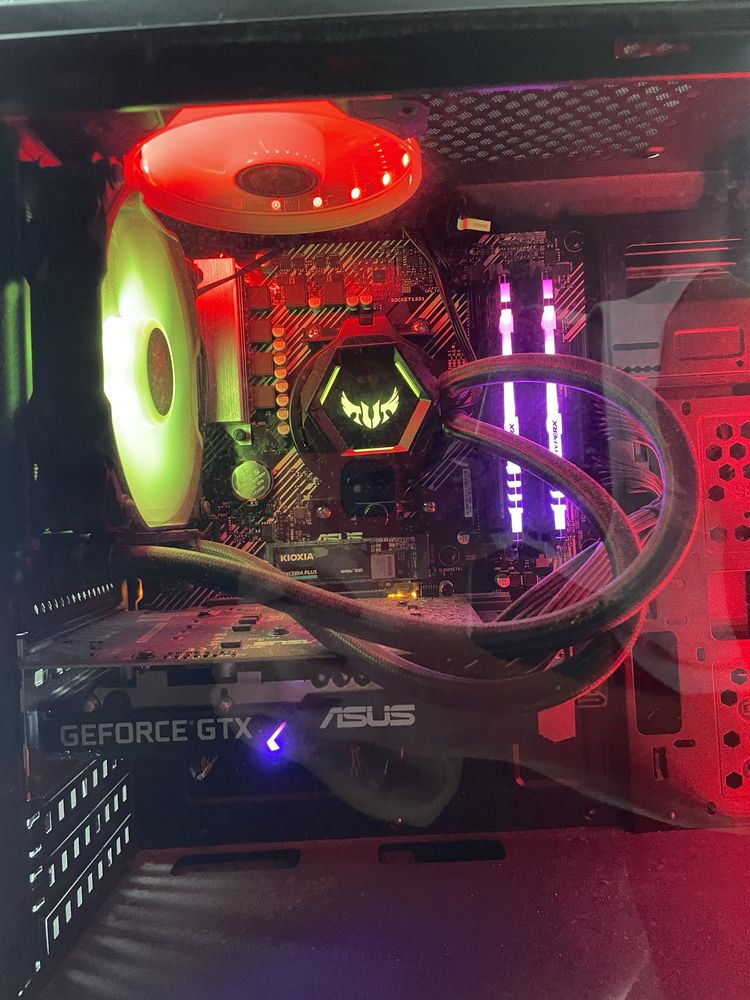 PC Gamer, com todos os acessorios incluidos, em excelente estado