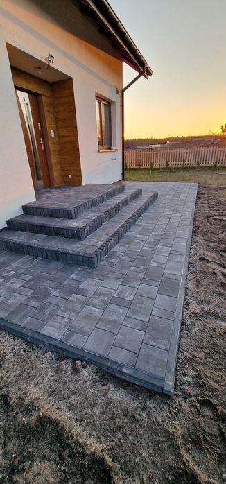 Układanie kostki brukowej, usługi minikoparką, przyłącza ,płoty betono