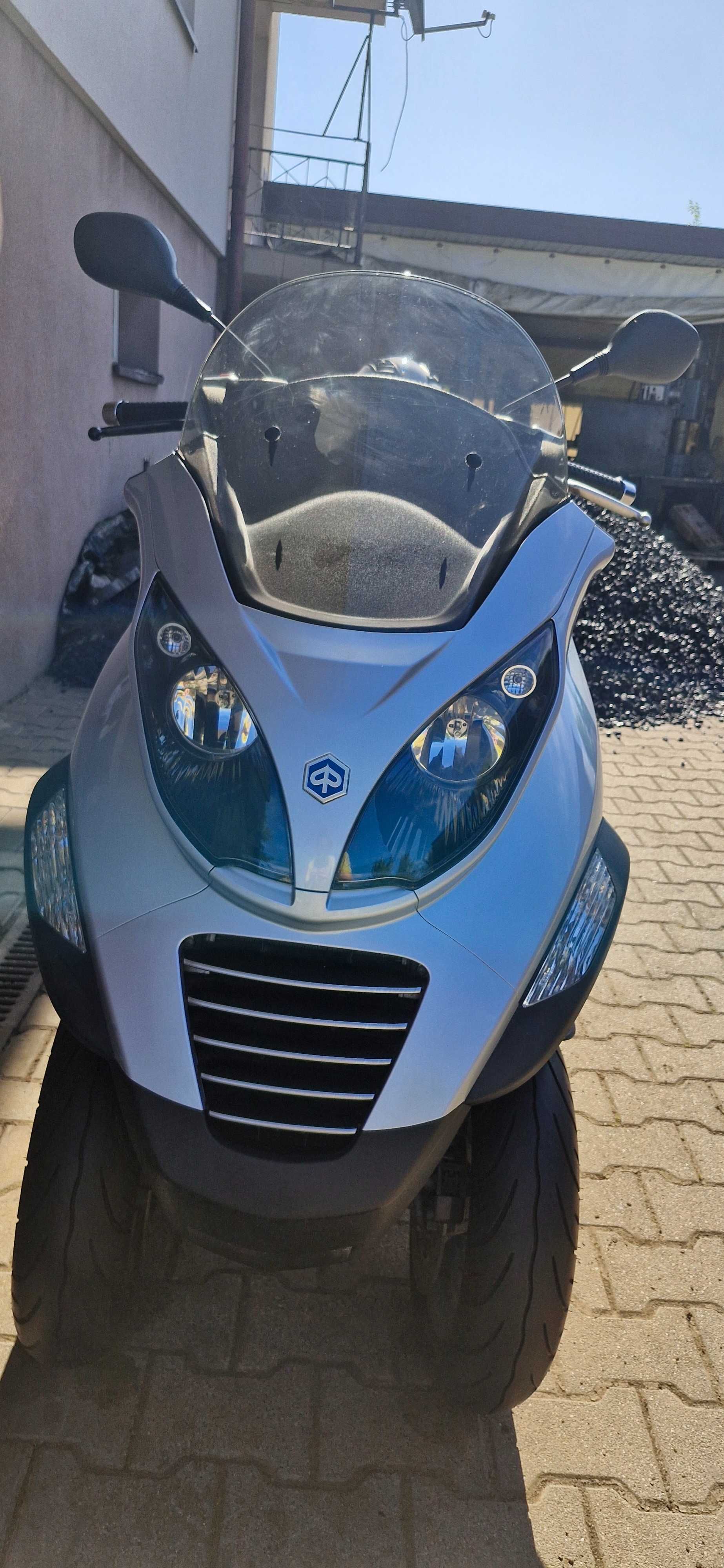Motor Piaggio MP3
