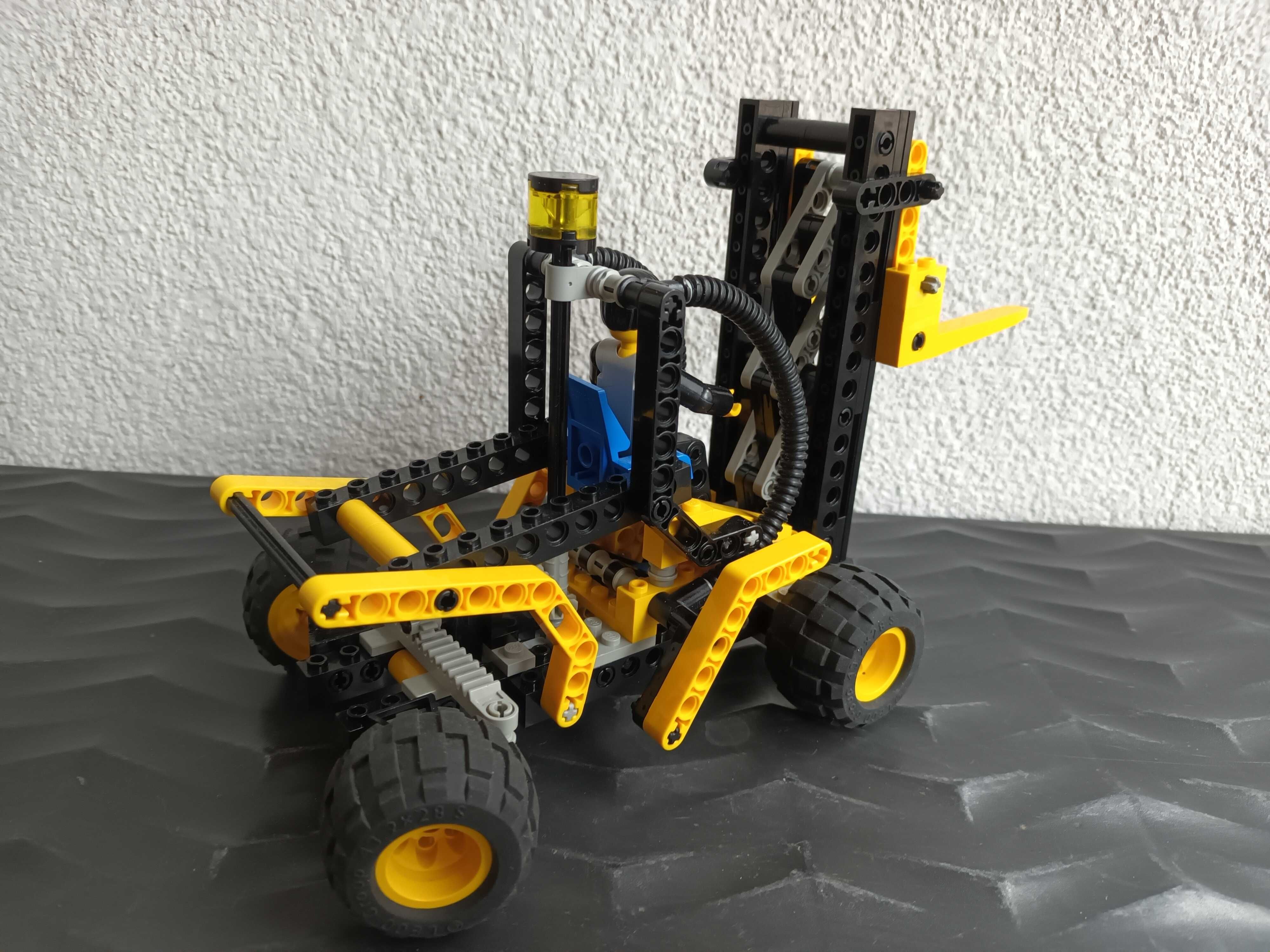 Klocki LEGO Technic 8248 - Forklift