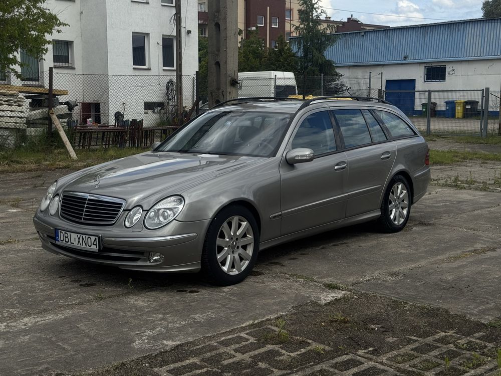 Mercedes-Benz E320 CDI 2004r. Automat/tempomat/klima/alu/hak/skóra/
