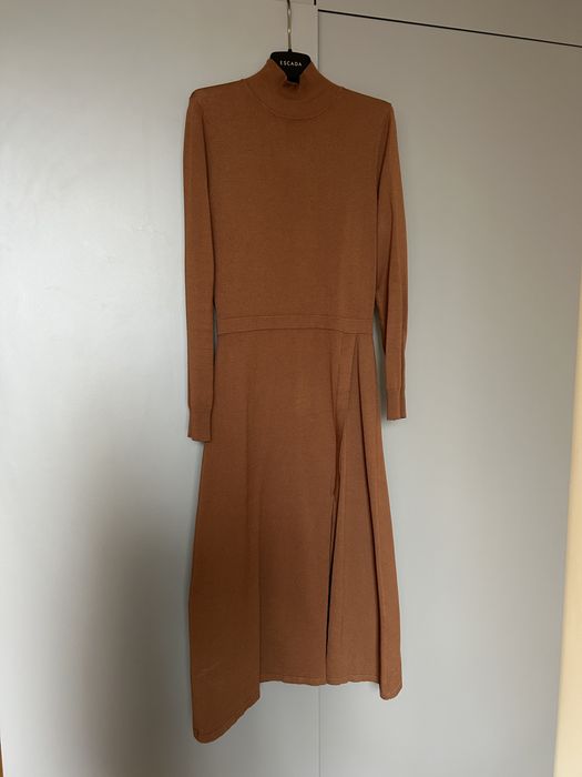 Трикотажна сукня Massimo Dutti