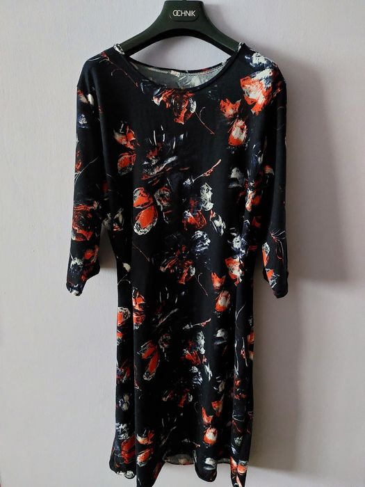 Sukienka granatowa w kwiaty XL/XXL.