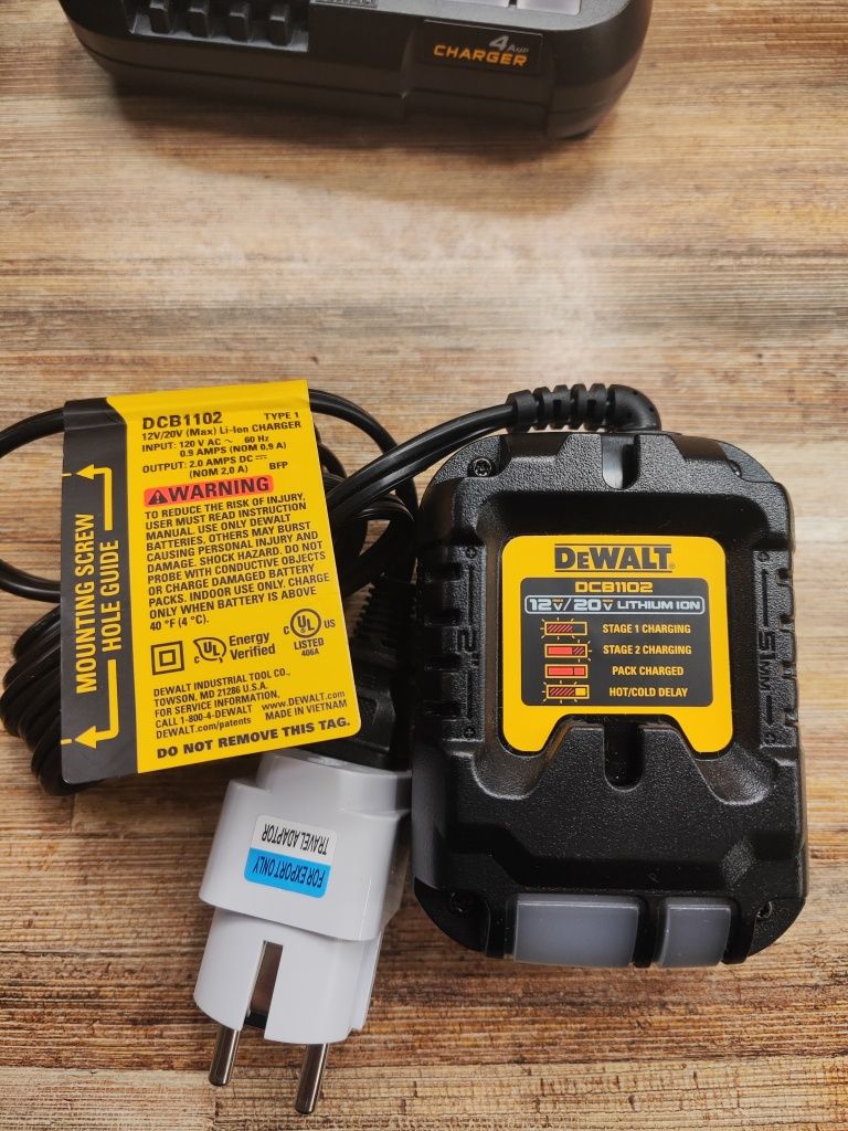 Підзарядний пристрійт DeWalt dcb 107, dcb1102 (2ah) 220В