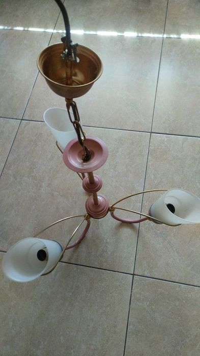 Candeeiro de tecto mais 2 mesinhas de cabeceira em bom estado