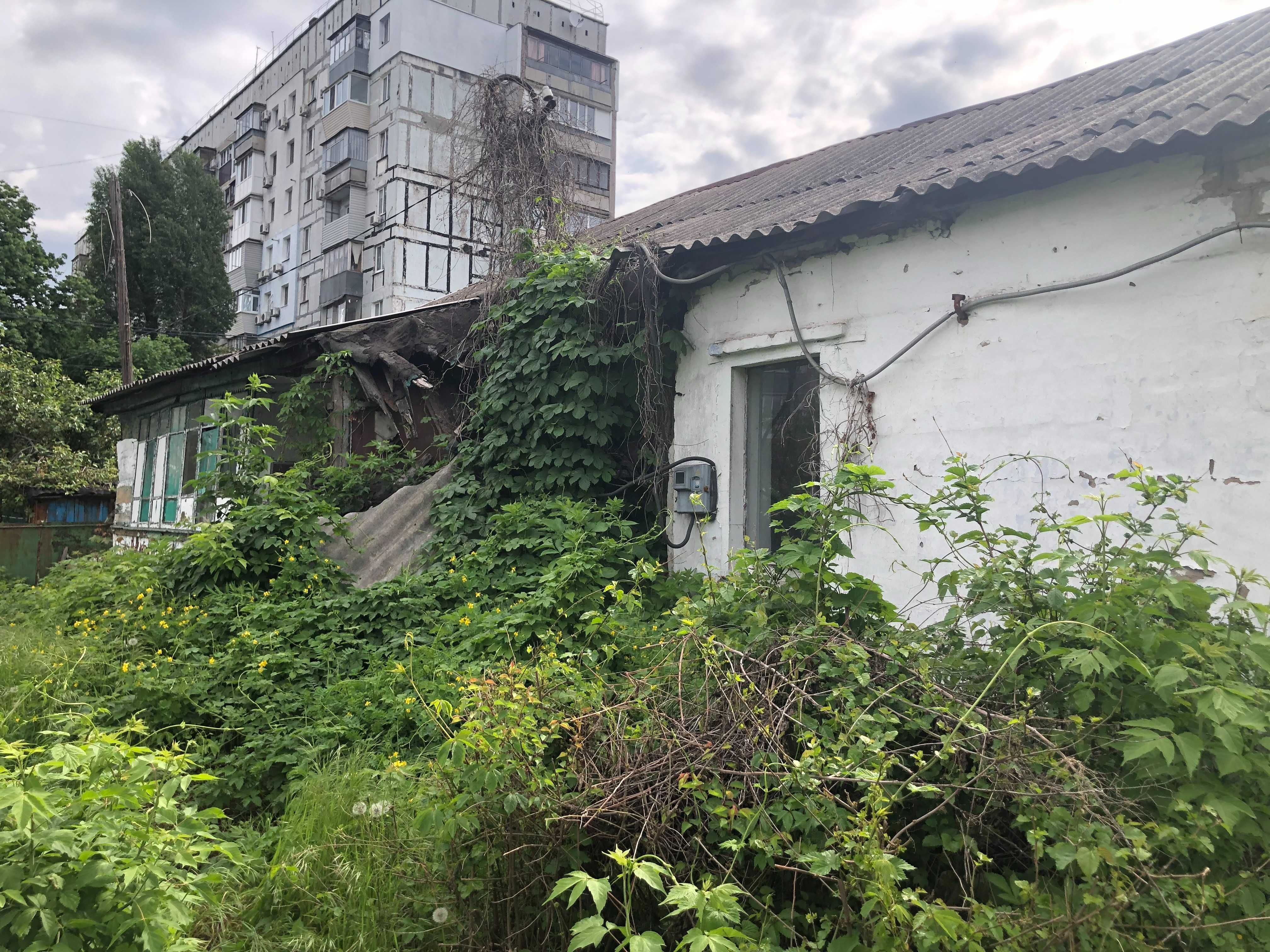 Продам не дорого рівну ділянку землі з старим домом -  Нагорний р-н.