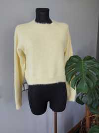 Sweterek w cytrynowym kolorze
