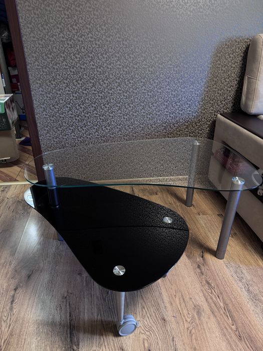 Журнальний столик