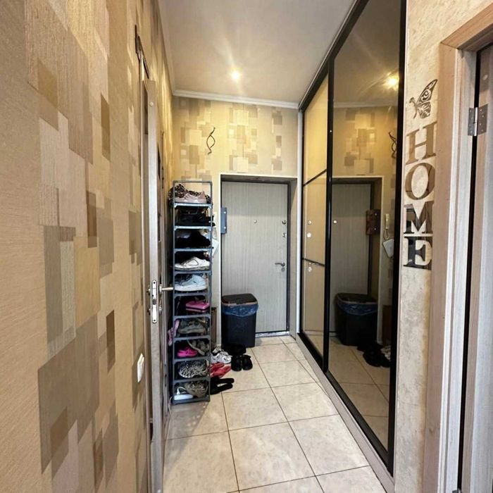 (13) Продам сучасну квартиру з індивідуальним газовим опаленням