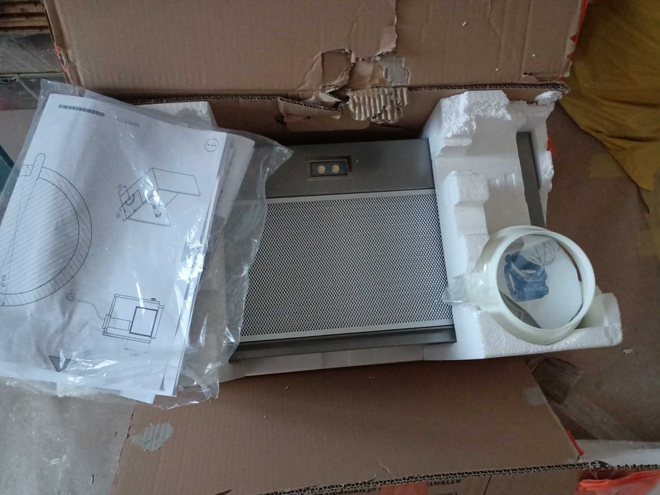 Витяжка телескопічна 60-a Bosch DFM064W54