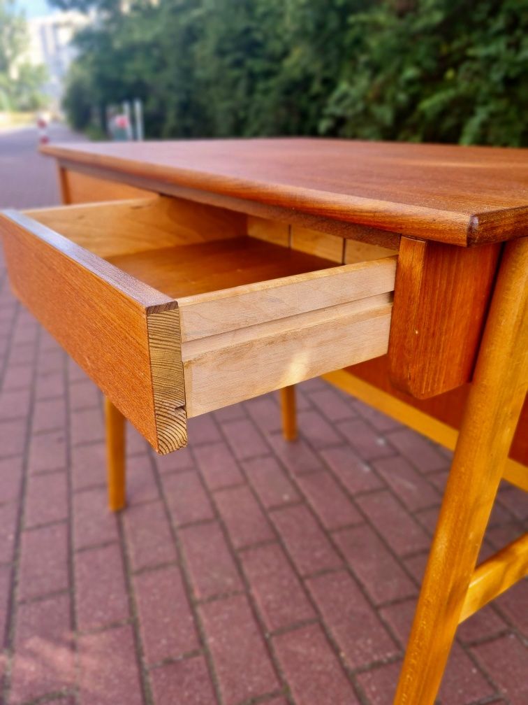 Biurko tekowe,wolnostojące,skandynawski design,Norwegia lata 60,Mid-c