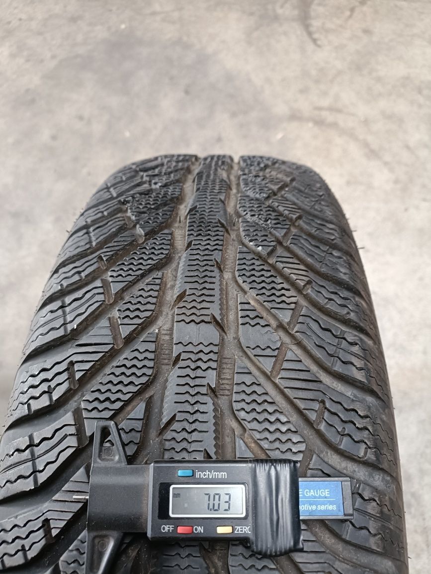 Opona zimowa Cooper Discoverer Winter 205/60R17 93H, 22r
