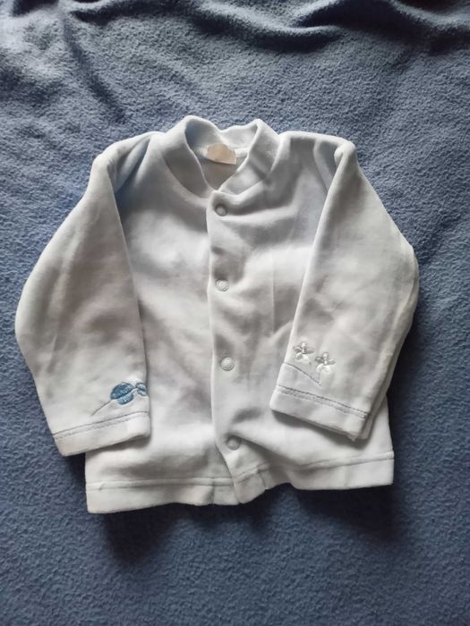 Niebieski welurowy kaftanik dla dziewczynki rozmiar 68