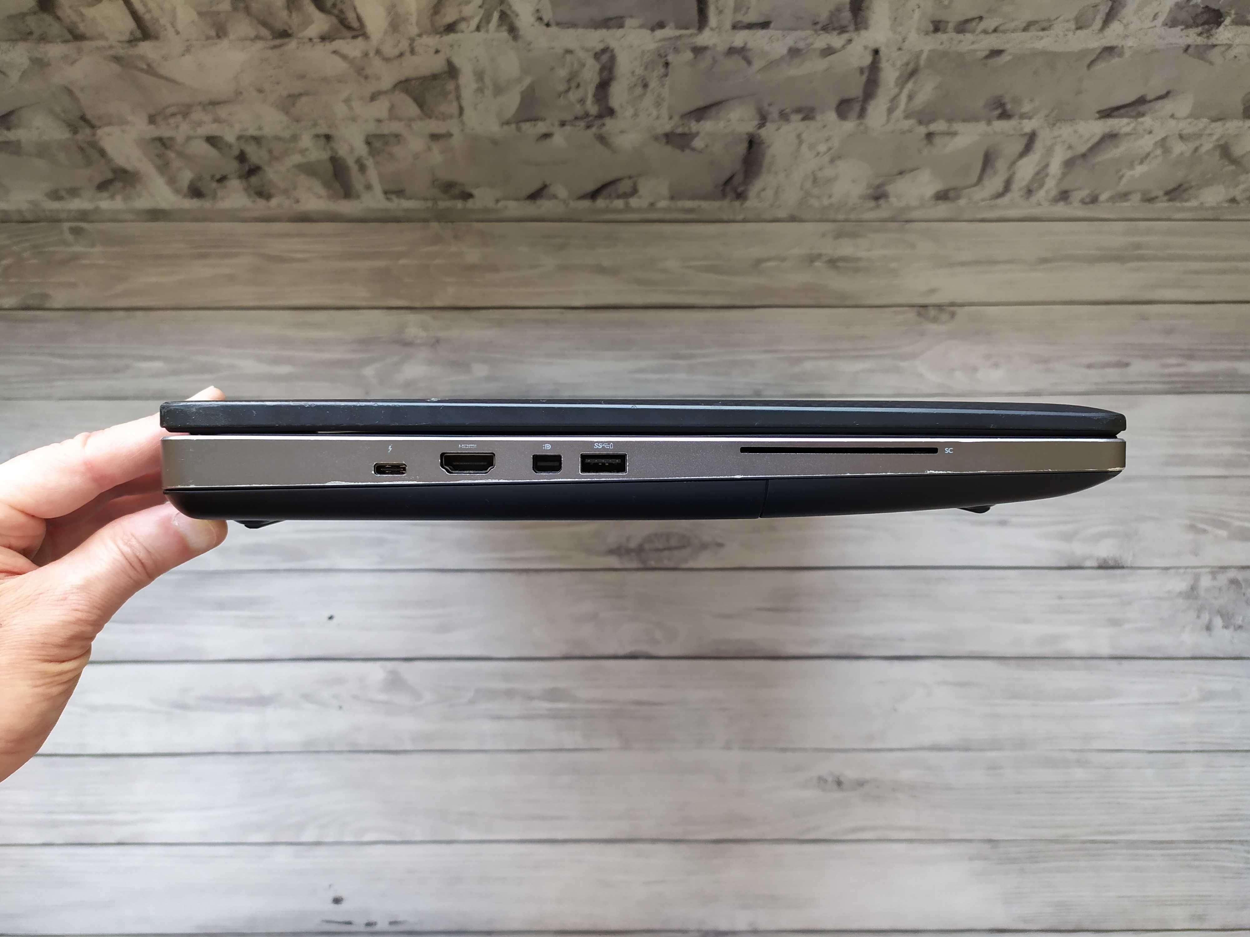 Dell Precision 7710 17.3" FHD i7-6820HQ/32GB DDR4/AMD 2GB/256GB+500GB